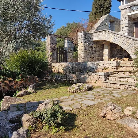 Lito's Dream By The Sea! فيلة